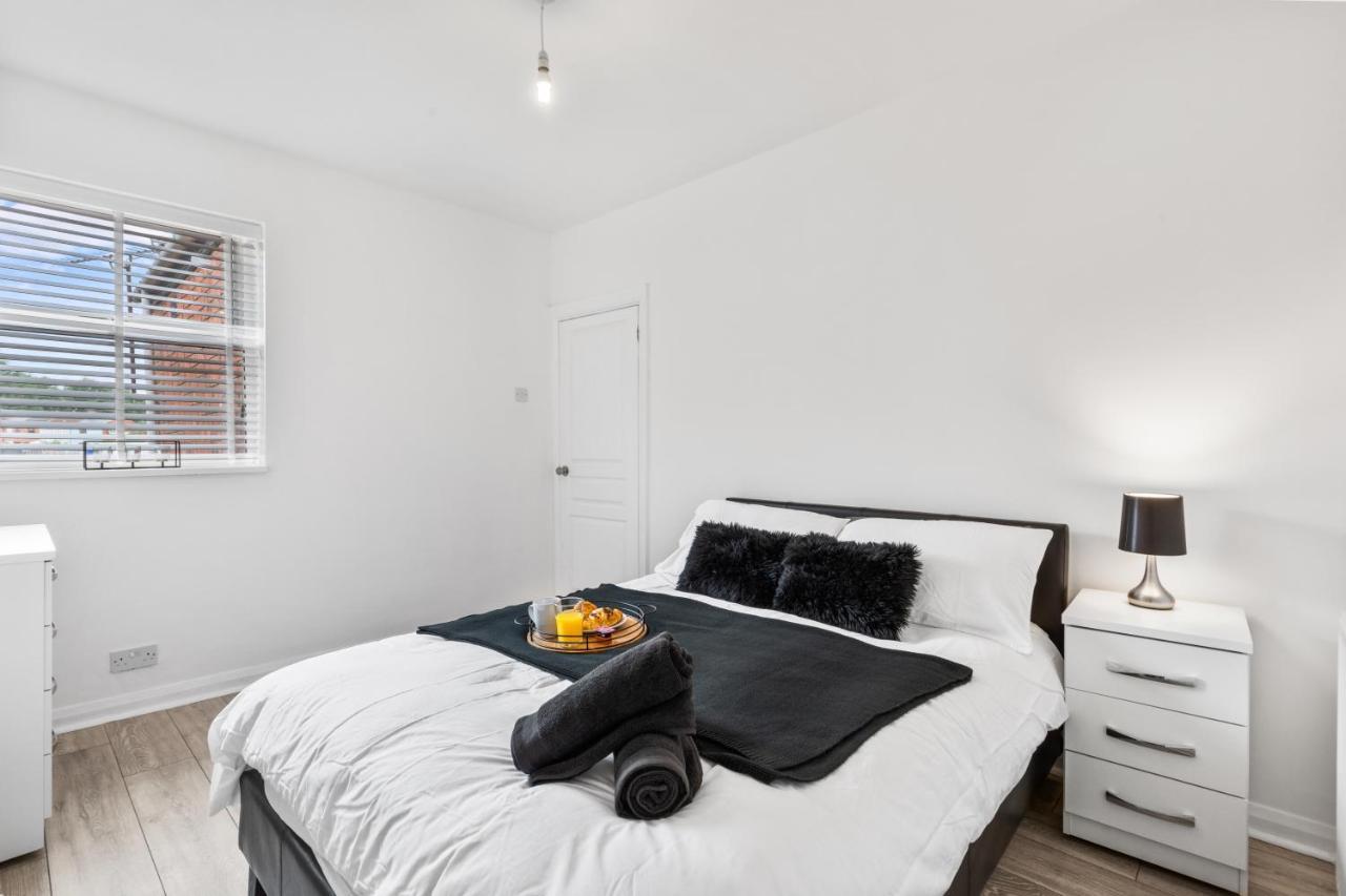 Nuneaton - Ideal 3 Bedroom, Wi-Fi Parking, Sleeps 6 - Jrr Stays 外观 照片