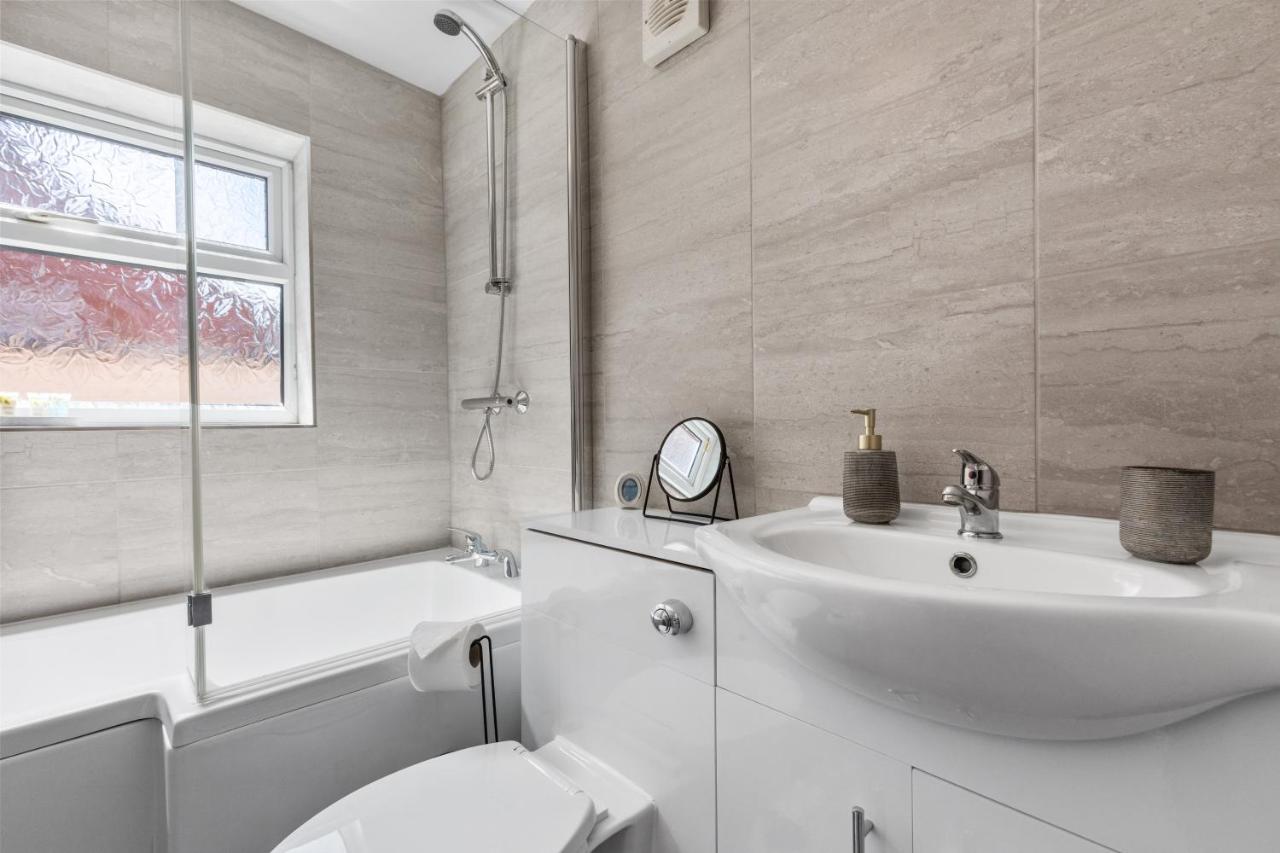 Nuneaton - Ideal 3 Bedroom, Wi-Fi Parking, Sleeps 6 - Jrr Stays 外观 照片